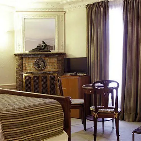 Langlois Hotel