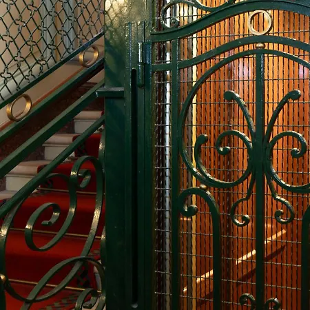 랑글루아 호텔 3*