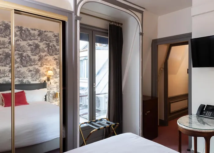 オテル ラングロワ 3*