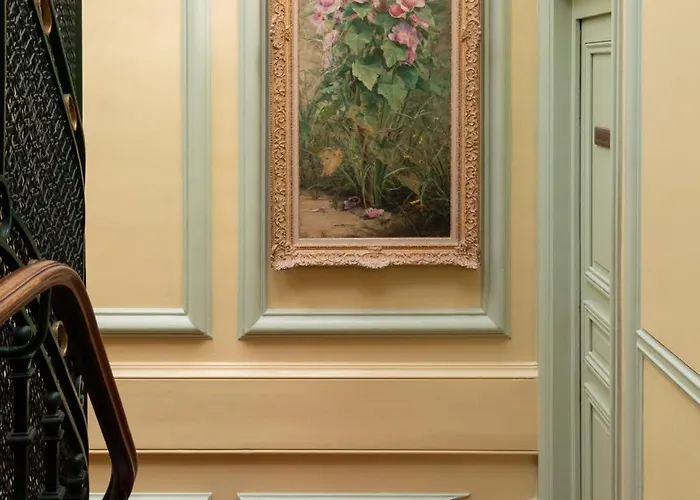 オテル ラングロワ ホテル