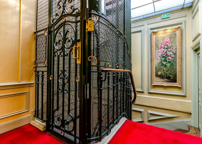 オテル ラングロワ